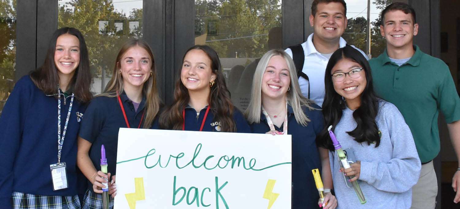 STUCO Welcoming Students First Day